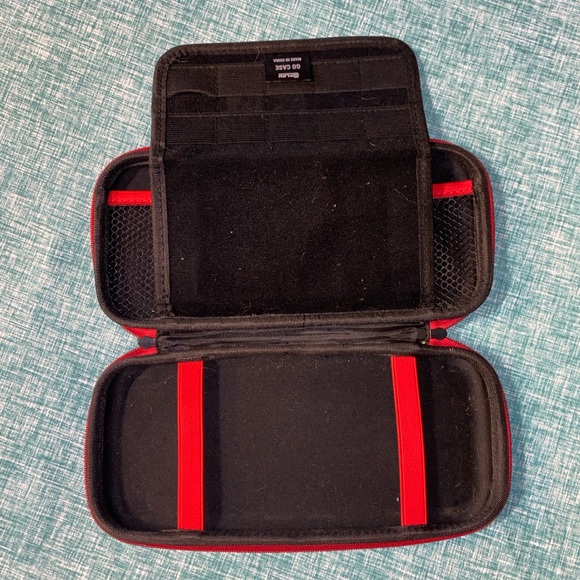 Switch Protective Travel Case - Picture 2 of 3